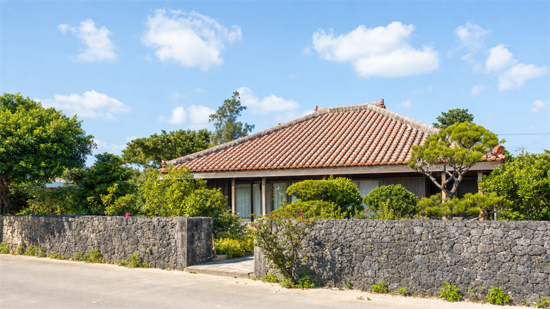 借地権付き住宅の売却について地主と条件を話し合う打ち合わせのイメージ