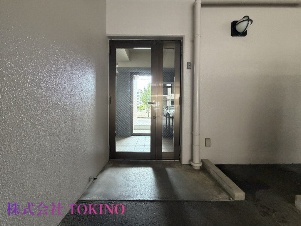 建物入り口