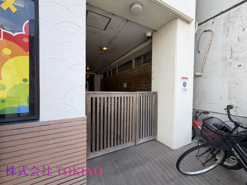 建物入り口
